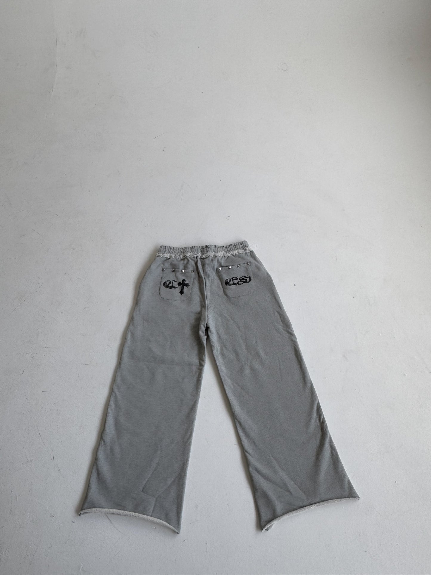 STUDDED CROSSES SWEATS