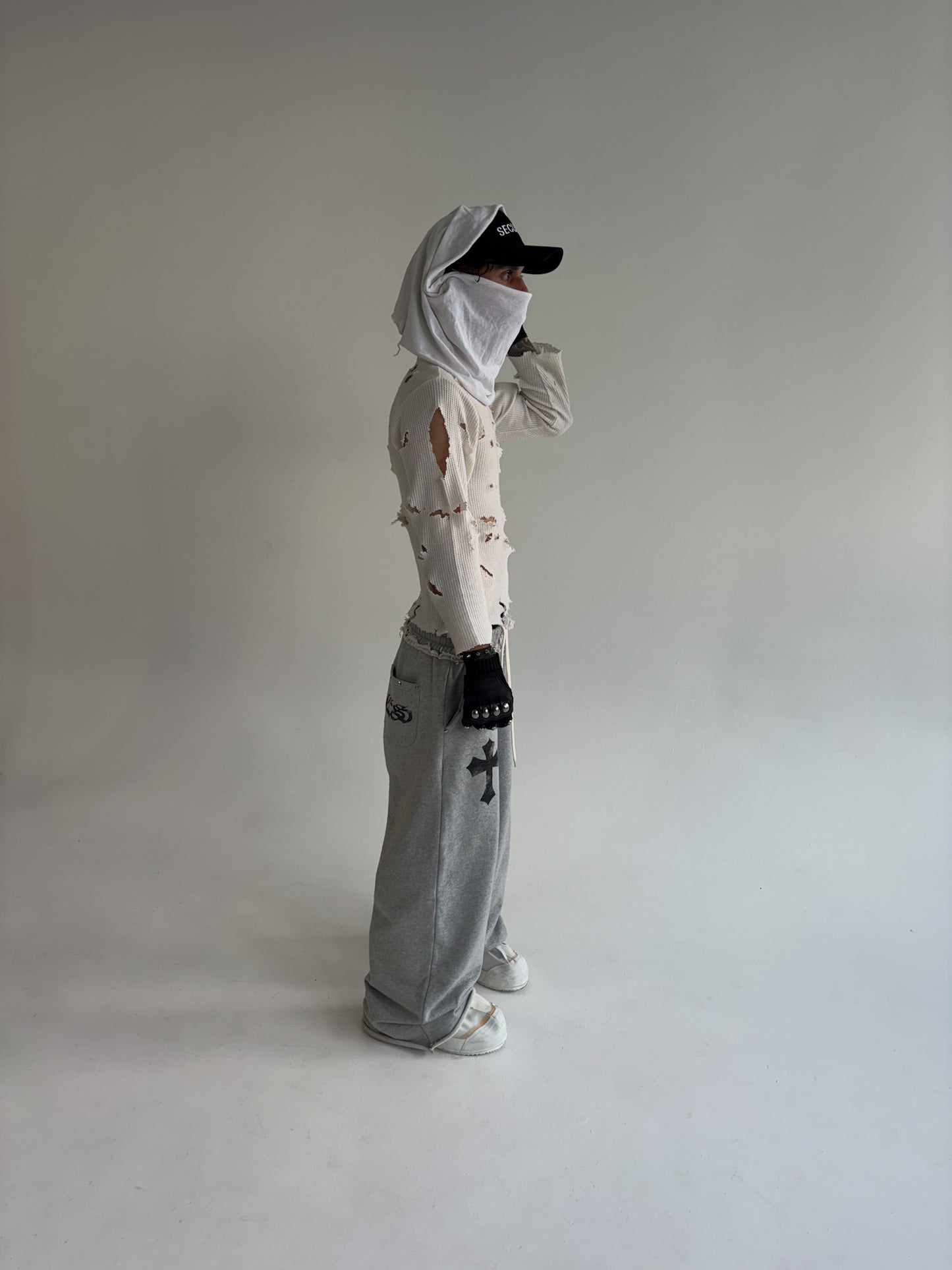 STUDDED CROSSES SWEATS